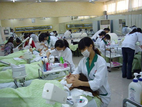 哪里学化妆专业