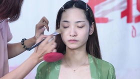 化妆必看教程,减龄妆真假睫毛结合技巧,济南化妆培训学校王磊老师教程