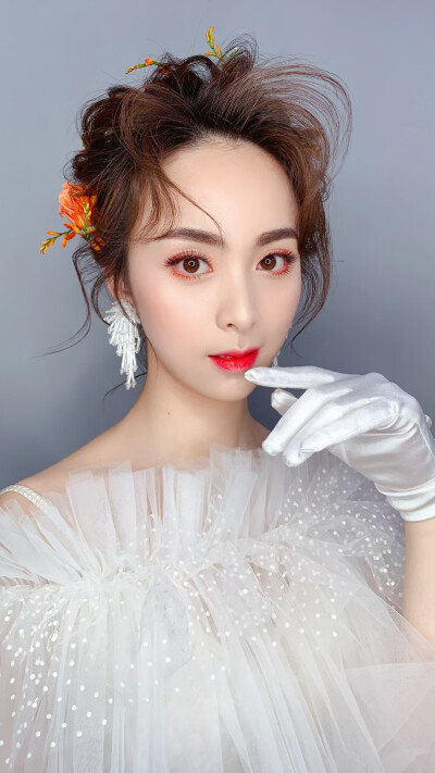 贵港玲丽化妆美甲培训学校|素人改造