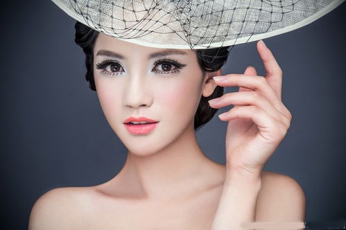 初学者如何选择适合的眼线？钦州化妆美容美发培训学校专业指南