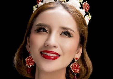 日式星级美睫 无锡中浪化妆美甲美容美发摄影培训学校